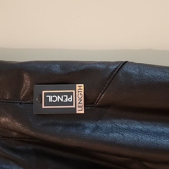 Skirt - Picture 2 of 4